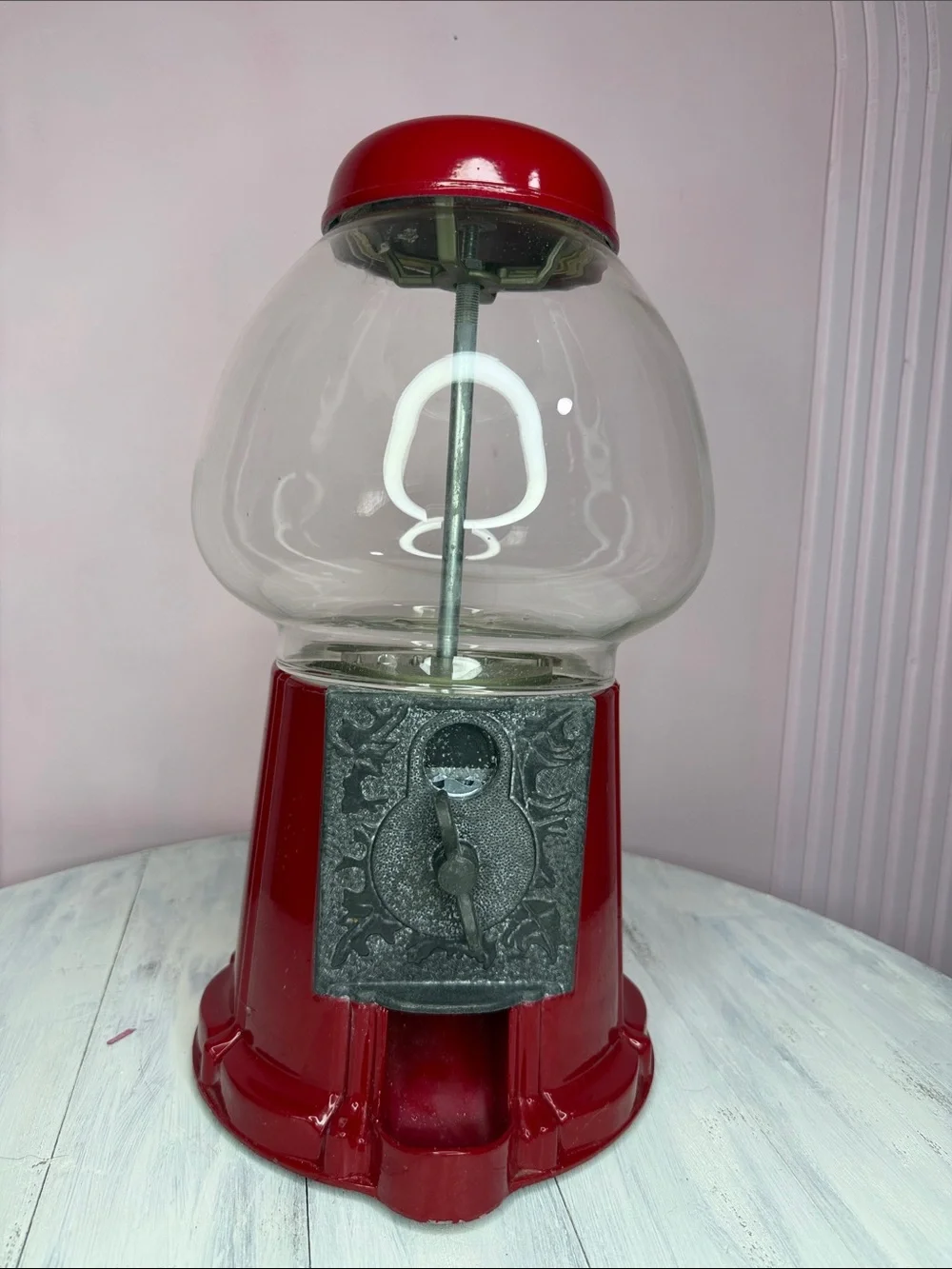 Tai Red Candy/Gumball Dispenser with Clear Globe